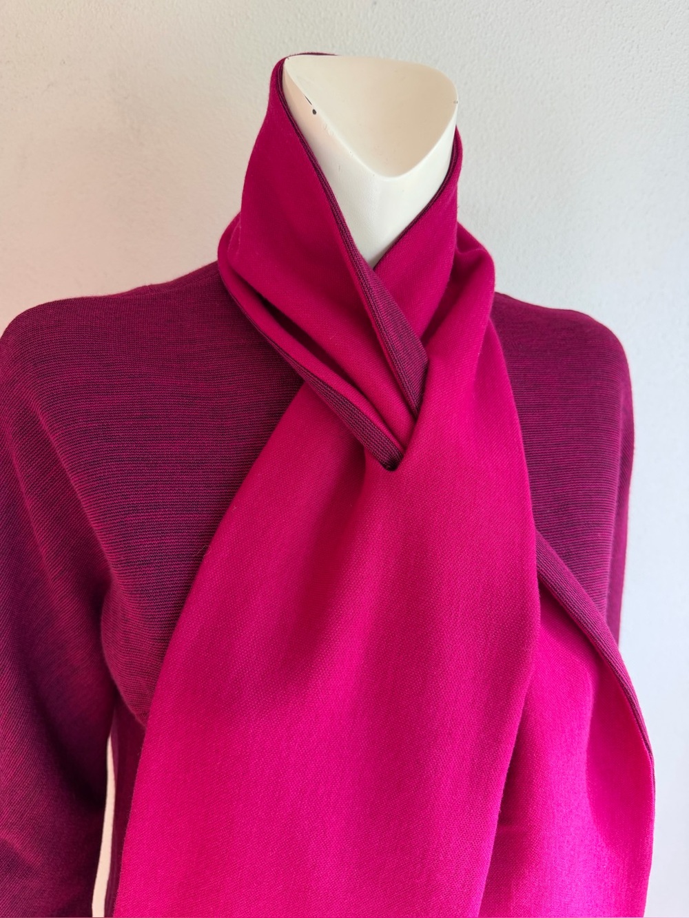 Vintage 1950s 1960s MAGENTA PINK Wool Knit Suit Skirt Set Promenade Scarf Ascot - Picture 7 of 16